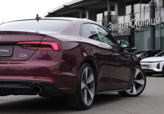 Подержанный автомобиль Audi A5 Coupe 2017 года (25 фото)