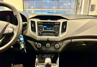 Подержанный автомобиль Hyundai Creta 2018 года (15 фото)