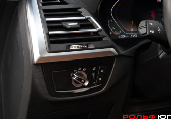 Подержанный автомобиль BMW X4 2024 года (19 фото)