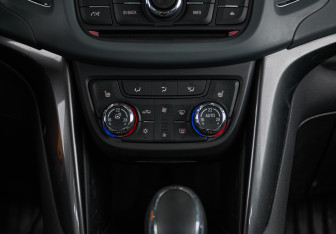 Подержанный автомобиль Opel Zafira Minivan 2013 года (22 фото)