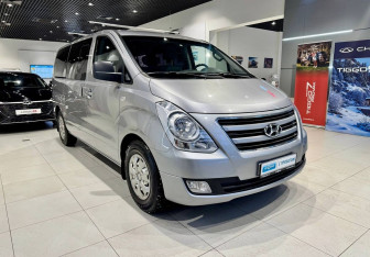 Подержанный автомобиль Hyundai H-1 2017 года (3 фото)