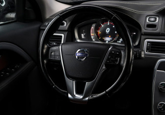 Подержанный автомобиль Volvo XC70 2015 года (16 фото)