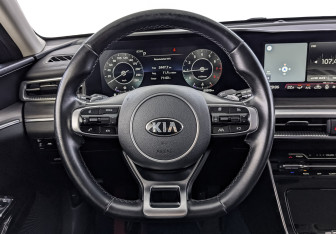 Подержанный автомобиль Kia K5 2020 года (22 фото)
