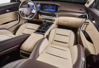 Новый FAW Bestune T77 2023 (13 фото)