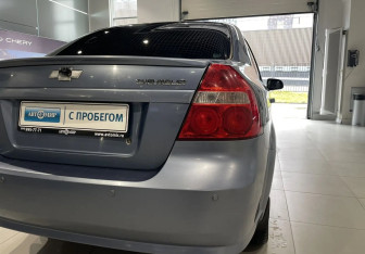 Подержанный автомобиль Chevrolet Aveo Sedan 2007 года (8 фото)