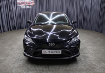 Подержанный автомобиль Toyota Camry Sedan 2021 года (2 фото)