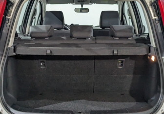 Подержанный автомобиль Suzuki Splash 2010 года (10 фото)