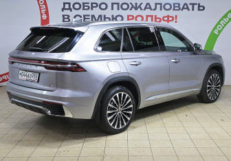 Подержанный автомобиль Geely Monjaro 2025 года (4 фото)
