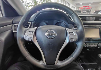 Подержанный автомобиль Nissan X-Trail 2017 года (13 фото)