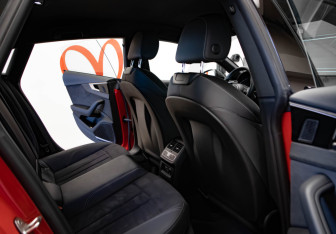 Подержанный автомобиль Audi A5 Liftback 2022 года (33 фото)