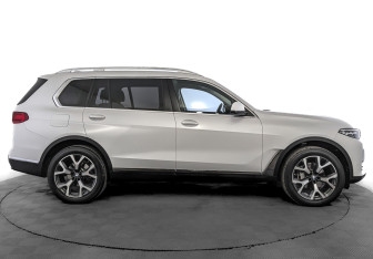 Подержанный автомобиль BMW X7 2020 года (4 фото)