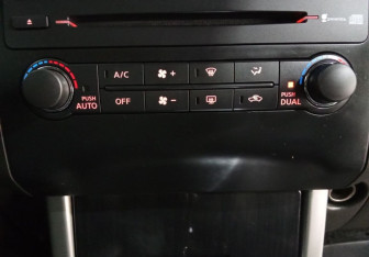 Подержанный автомобиль Nissan Pathfinder 2011 года (15 фото)