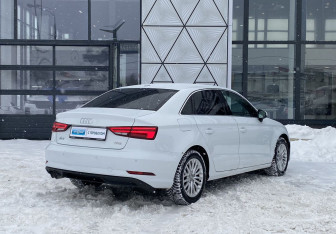 Подержанный автомобиль Audi A3 Sedan 2017 года (5 фото)