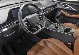 Подержанный автомобиль Omoda C5 2022 года (16 фото)