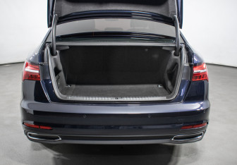 Подержанный автомобиль Audi A6 Sedan 2021 года (20 фото)