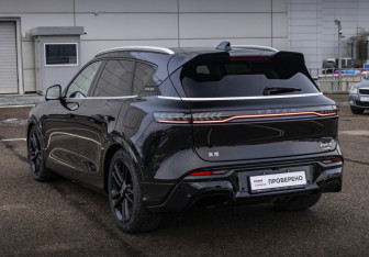 Подержанный автомобиль Voyah Free 2023 года (8 фото)