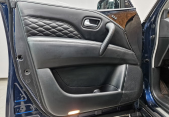 Подержанный автомобиль Infiniti QX80 2019 года (19 фото)