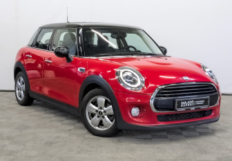 Подержанный автомобиль MINI Hatch 2019 года (3 фото)