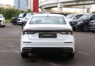 Подержанный автомобиль Omoda S5 2023 года (6 фото)