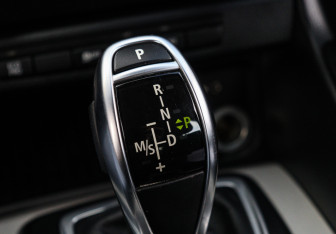 Подержанный автомобиль BMW X1 2013 года (15 фото)