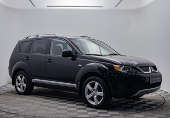 Подержанный автомобиль Mitsubishi Outlander 2008 года (7 фото)