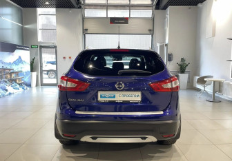 Подержанный автомобиль Nissan Qashqai 2014 года (5 фото)