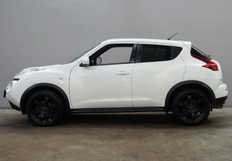 Подержанный автомобиль Nissan Juke 2011 года (8 фото)