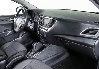 Подержанный автомобиль Hyundai Solaris Sedan 2017 года (9 фото)