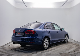 Подержанный автомобиль Volkswagen Jetta Sedan 2014 года (5 фото)