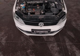Подержанный автомобиль Volkswagen Jetta Sedan 2012 года (14 фото)