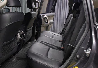 Подержанный автомобиль Toyota Land Cruiser Prado 2010 года (12 фото)