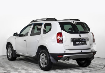 Подержанный автомобиль Renault Duster 2012 года (7 фото)