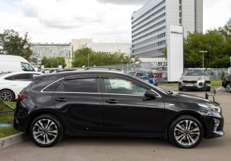 Подержанный автомобиль Kia Ceed Hatchback 2018 года (3 фото)
