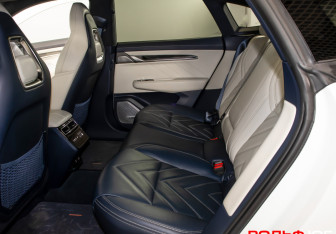 Подержанный автомобиль Zeekr 001 2022 года (10 фото)