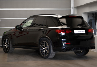 Подержанный автомобиль Mercedes-Benz GLC AMG 2021 года (6 фото)