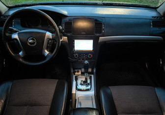 Подержанный автомобиль Chevrolet Epica 2010 года (12 фото)
