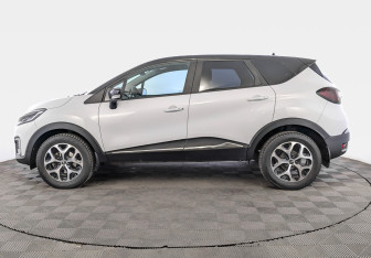 Подержанный автомобиль Renault Kaptur 2020 года (8 фото)