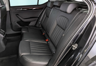 Подержанный автомобиль Skoda Superb Liftback 2016 года (18 фото)