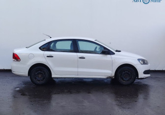 Подержанный автомобиль Volkswagen Polo Sedan 2010 года (4 фото)