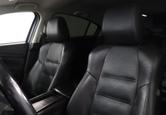 Подержанный автомобиль Mazda 6 Sedan 2015 года (17 фото)