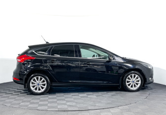 Подержанный автомобиль Ford Focus Hatchback 2017 года (4 фото)