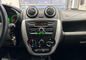 Подержанный автомобиль LADA (ВАЗ) Granta Liftback 2017 года (16 фото)