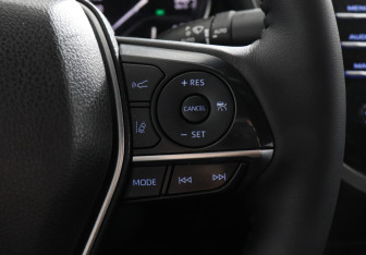 Подержанный автомобиль Toyota Camry Sedan 2018 года (14 фото)