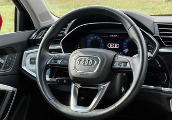Подержанный автомобиль Audi Q3 2021 года (14 фото)