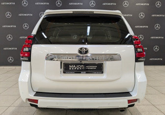 Подержанный автомобиль Toyota Land Cruiser Prado 2020 года (6 фото)