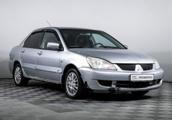 Подержанный автомобиль Mitsubishi Lancer Sedan 2005 года (3 фото)