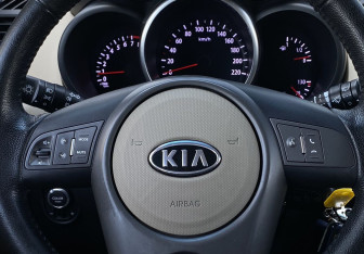 Подержанный автомобиль Kia Soul 2011 года (14 фото)