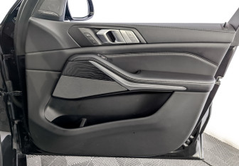 Подержанный автомобиль BMW X7 2019 года (28 фото)