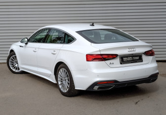 Подержанный автомобиль Audi A5 Liftback 2021 года (7 фото)