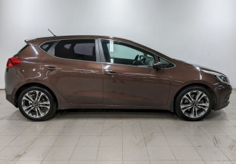 Подержанный автомобиль Kia Ceed Hatchback 2014 года (4 фото)